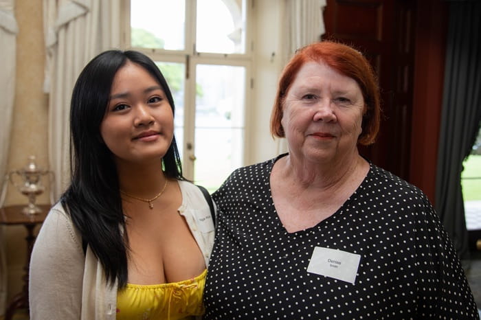 Scholarship to study teaching